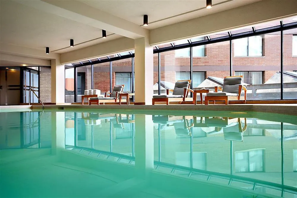****  The Westin Edmonton Hotel Canada