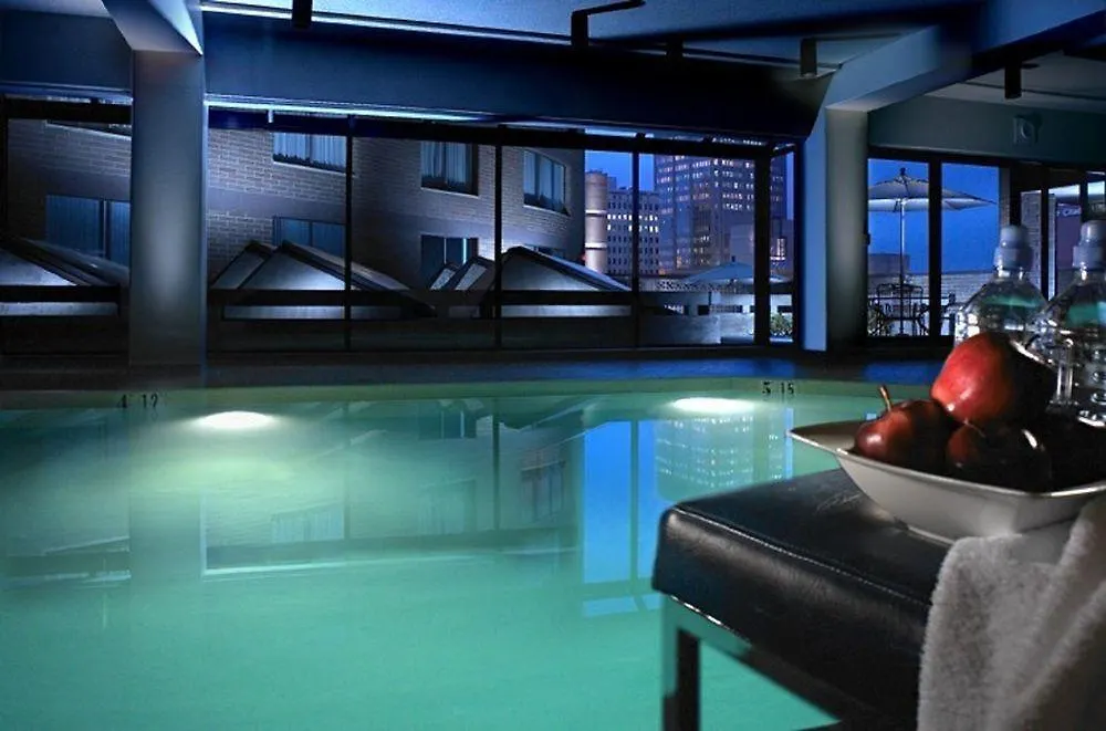 ****  The Westin Edmonton Hotel Canada